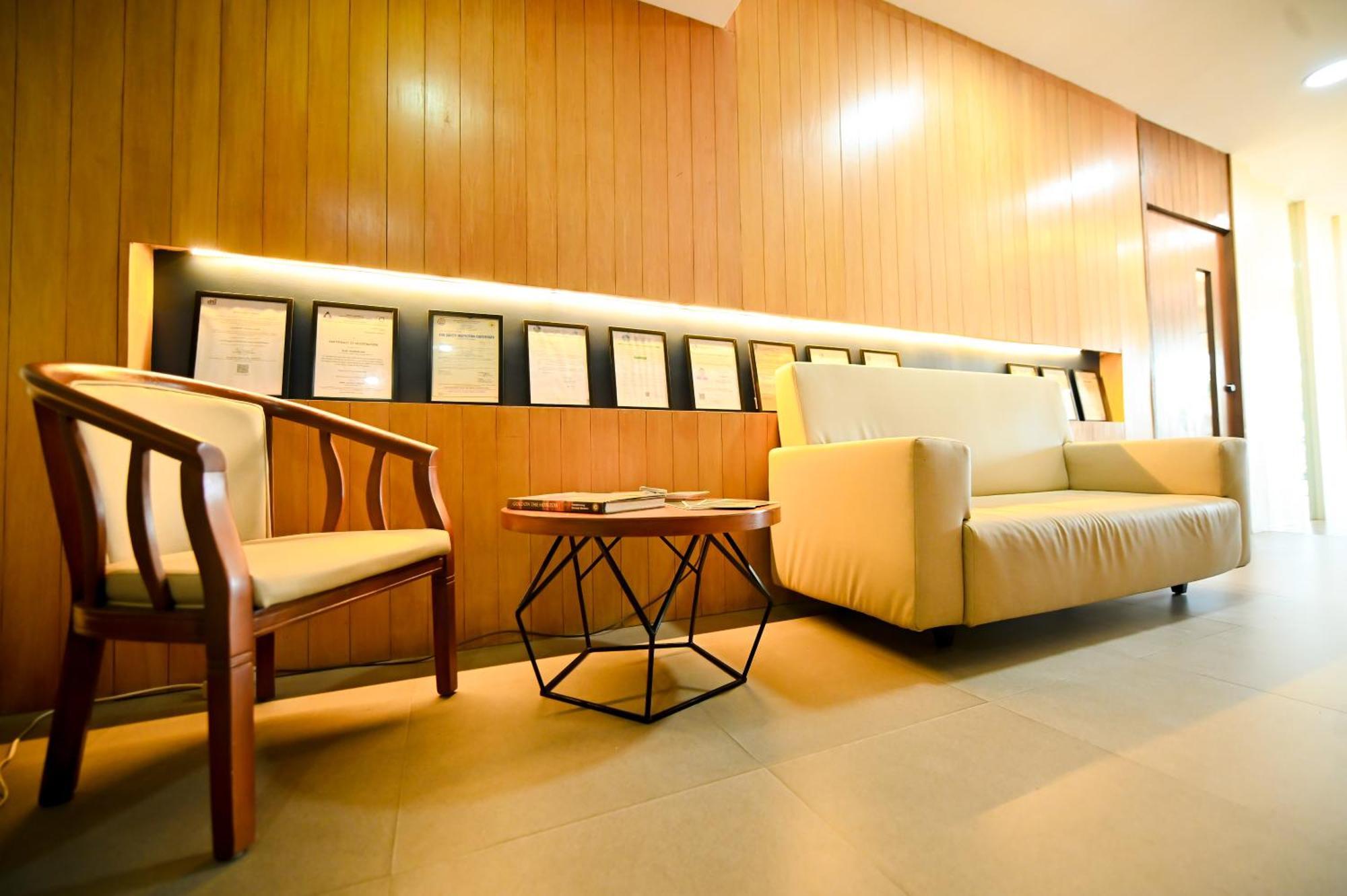 Blue Harbor Hotel Calapan Екстериор снимка