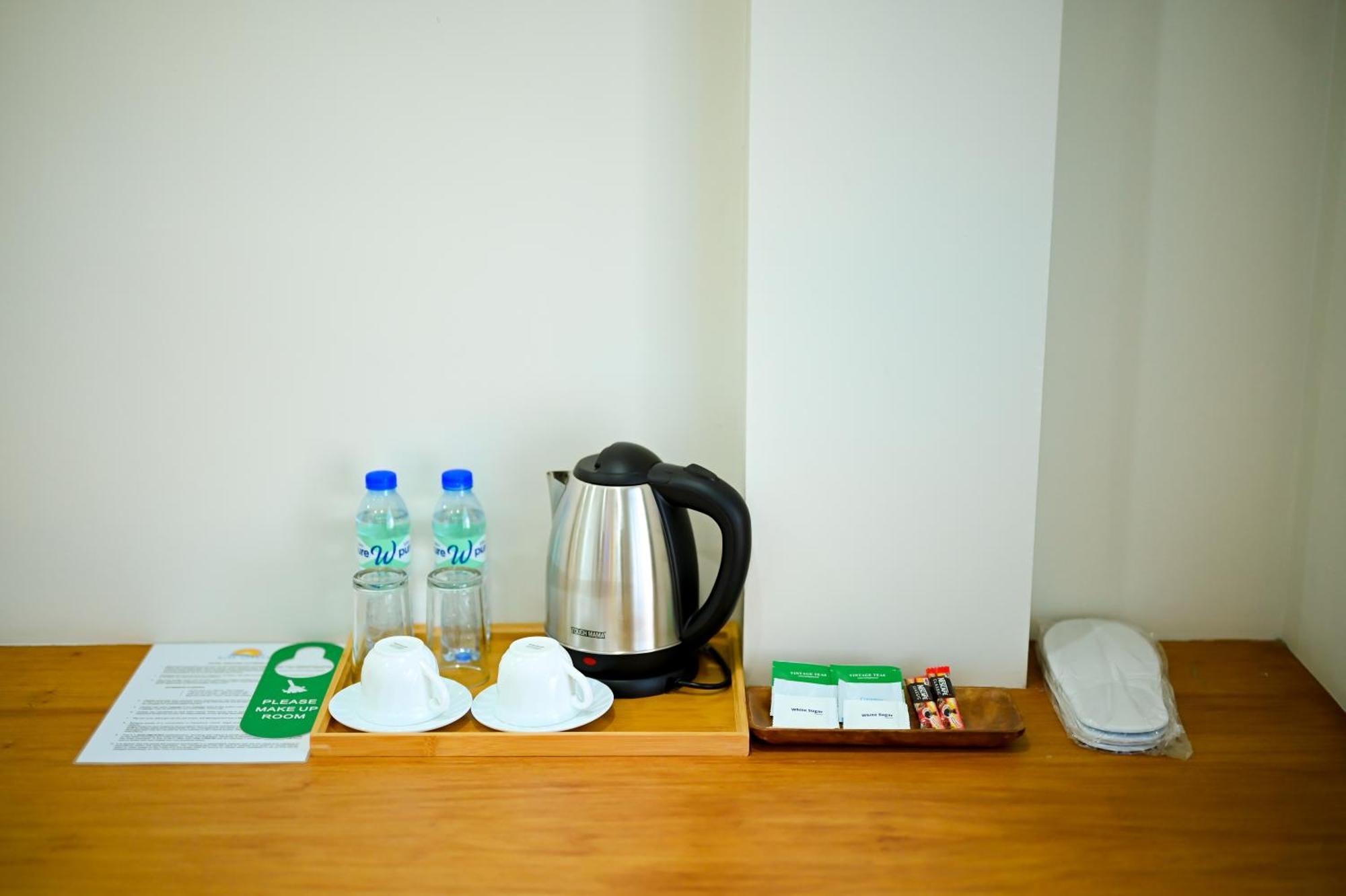 Blue Harbor Hotel Calapan Екстериор снимка