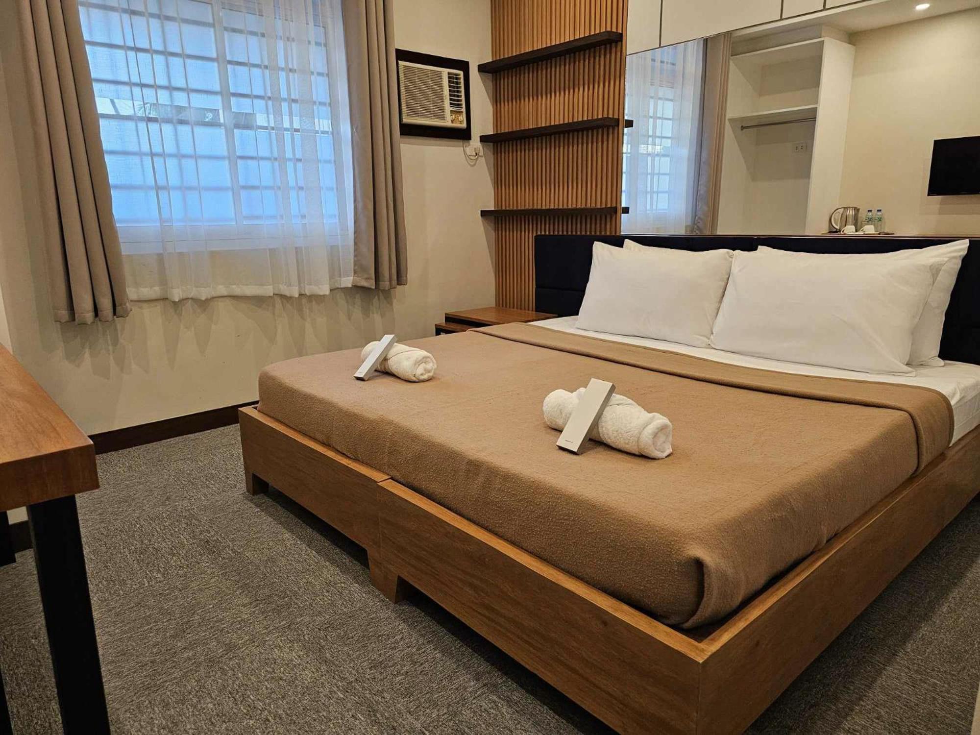 Blue Harbor Hotel Calapan Екстериор снимка