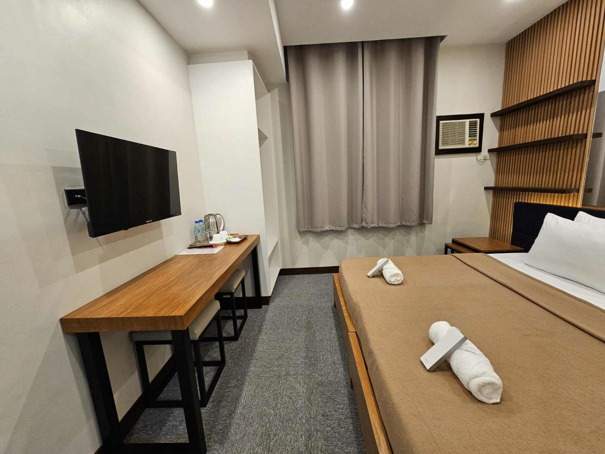 Blue Harbor Hotel Calapan Екстериор снимка